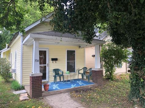 Rooms for rent lexington ky - 5 BR · 2 BA · Roommates · Lexington, KY. Roommate needed to share a 5bed/2bath house the lease will end July 30 2012. Rent would be$300 a month plus utilities, $300 deposit ,$400 for large room. walking distance of uk call 859-268-XXXX 346 aylesford pl (g… more. Posted on Americanlisted.